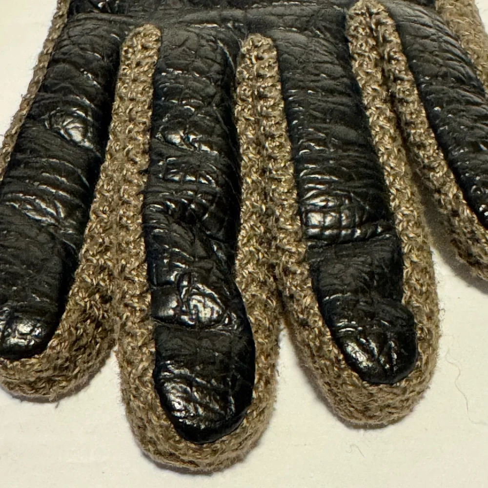 Aris Novakid Women’s M Gloves Black Tan Trim Buckles Accent Lined Vintage